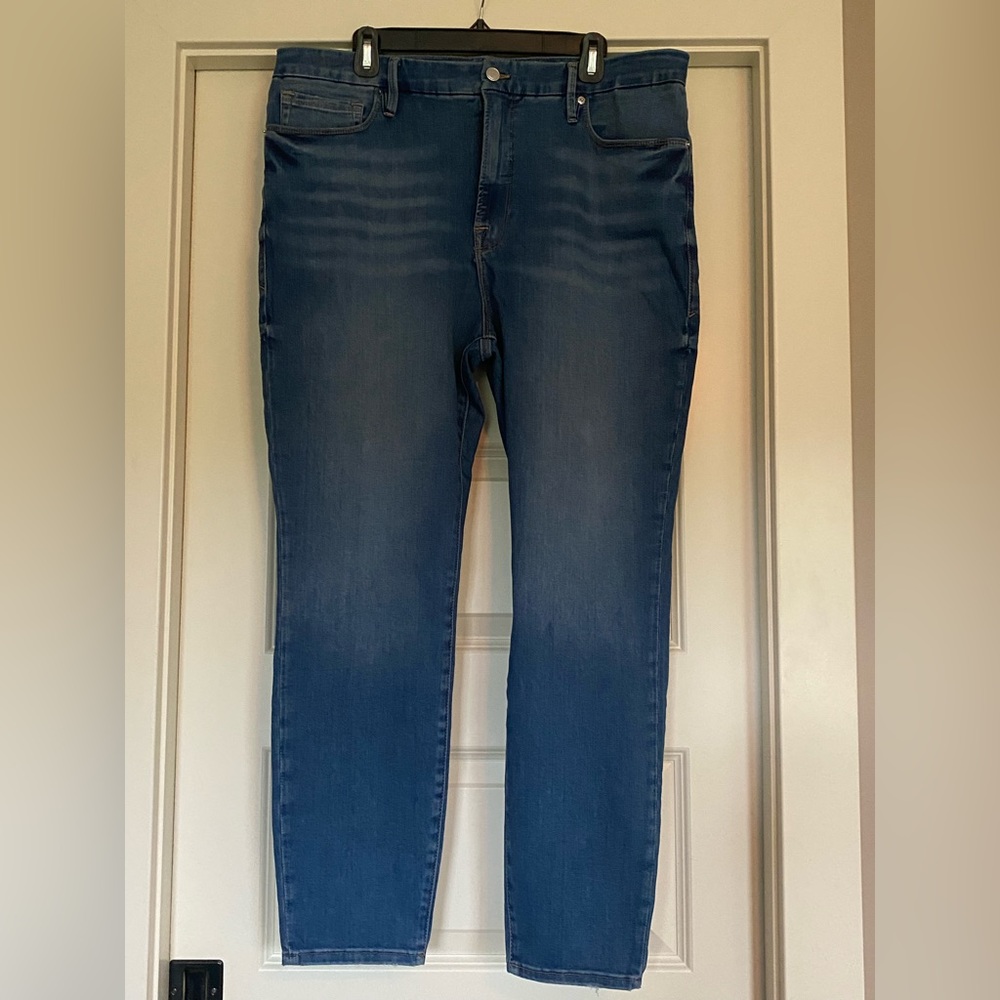 Good American Good Waist w/ Natural Fray Hem Skinny Jean